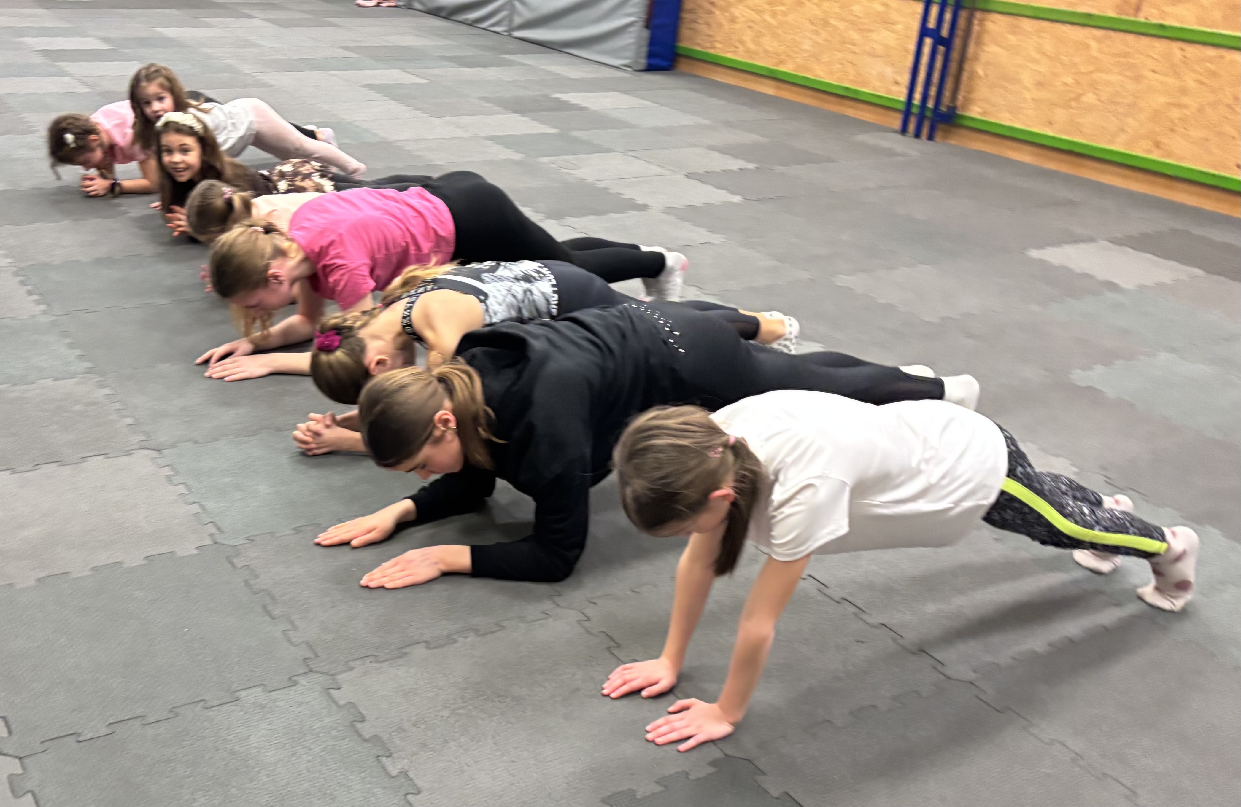 Děvčata z Akrodance kids